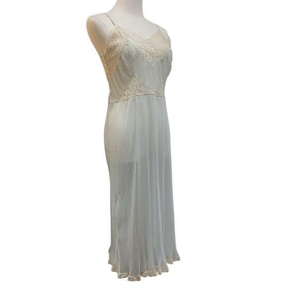 Vintage 50s Pastel Blue Sheer Nylon Crystal Pleated Lacy Full Slip Dress Size 34 - Picture 6 of 12